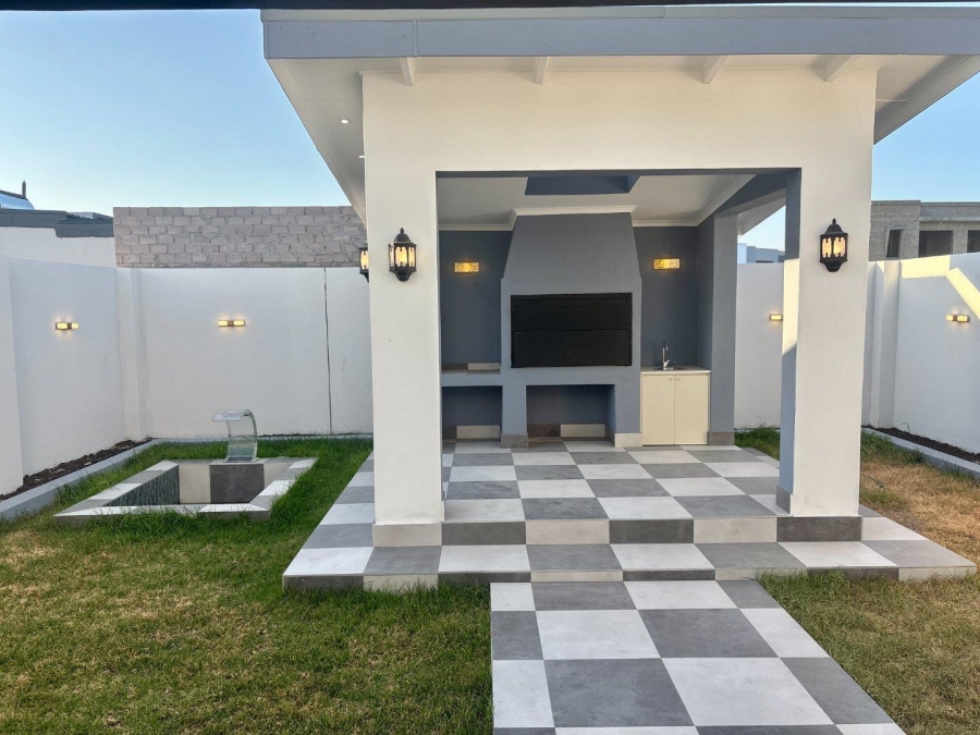 4 Bedroom Property for Sale in Sandown Western Cape